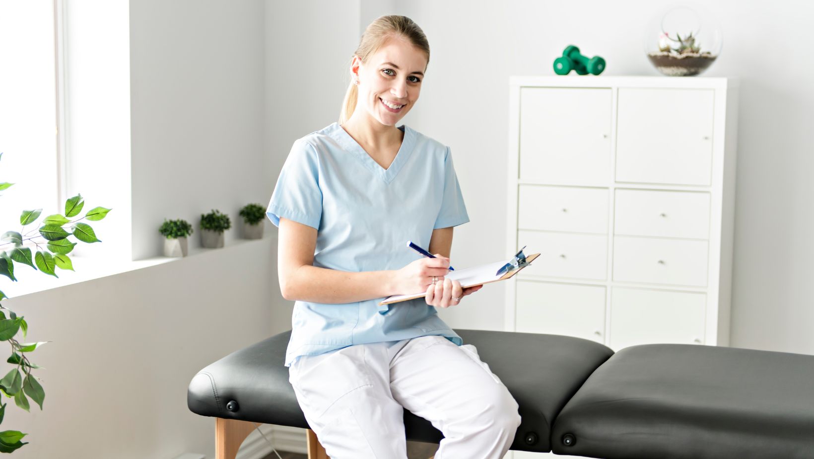 Il fisioterapista: di cosa si occupa e qual è il percorso di studi per intraprendere questa professione